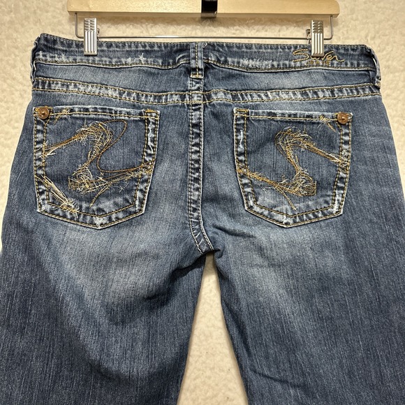 Silver Eden Boot Cut Distressed Medium Wash Embroidered Denim Size 32 - Picture 8 of 13